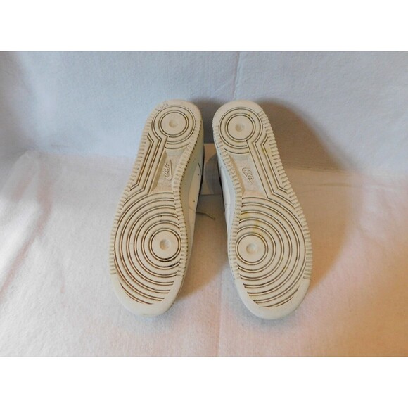Athletic_Shoes